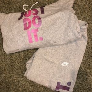 Nike sweatshirt and joggers bundle